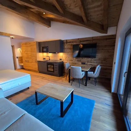 Penthouse I Mit Balkon Und Ausblick * 푸슈안데르글로크네르스트라세