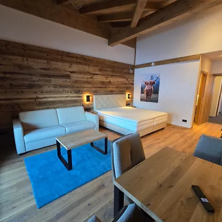 Penthouse I Mit Balkon Und Ausblick 아파트 푸슈안데르글로크네르스트라세