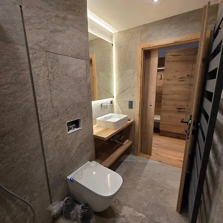 Penthouse I Mit Balkon Und Ausblick 아파트 푸슈안데르글로크네르스트라세