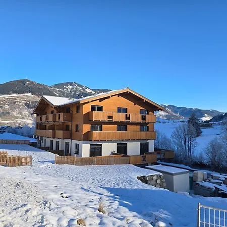 아파트 Penthouse I Mit Balkon Und Ausblick 푸슈안데르글로크네르스트라세